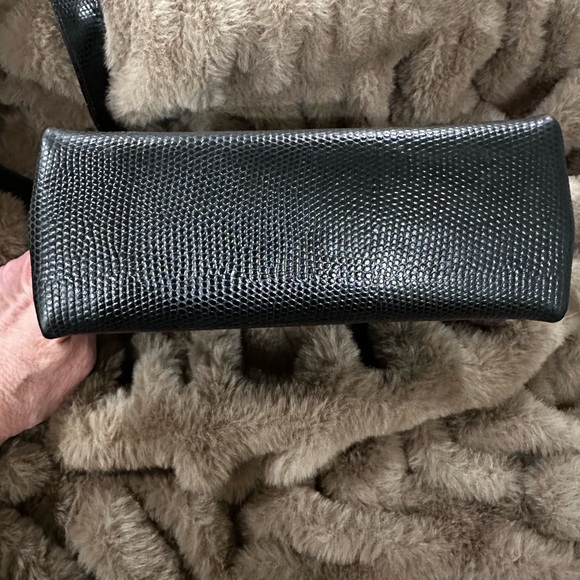 Salvatore Ferragamo BLACK Lizard
Embossed Leather Gancini Flap Crossbody Bag - Picture 7 of 14
